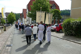 Bittprozession an Christi Himmelfahrt (Foto: Karl-Franz Thiede)